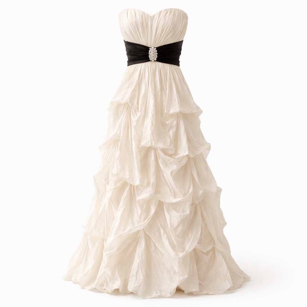 Strapless Ivory Tiered Wedding Gown 7 Black Waist Alt Bridal Cottagecore Formal
